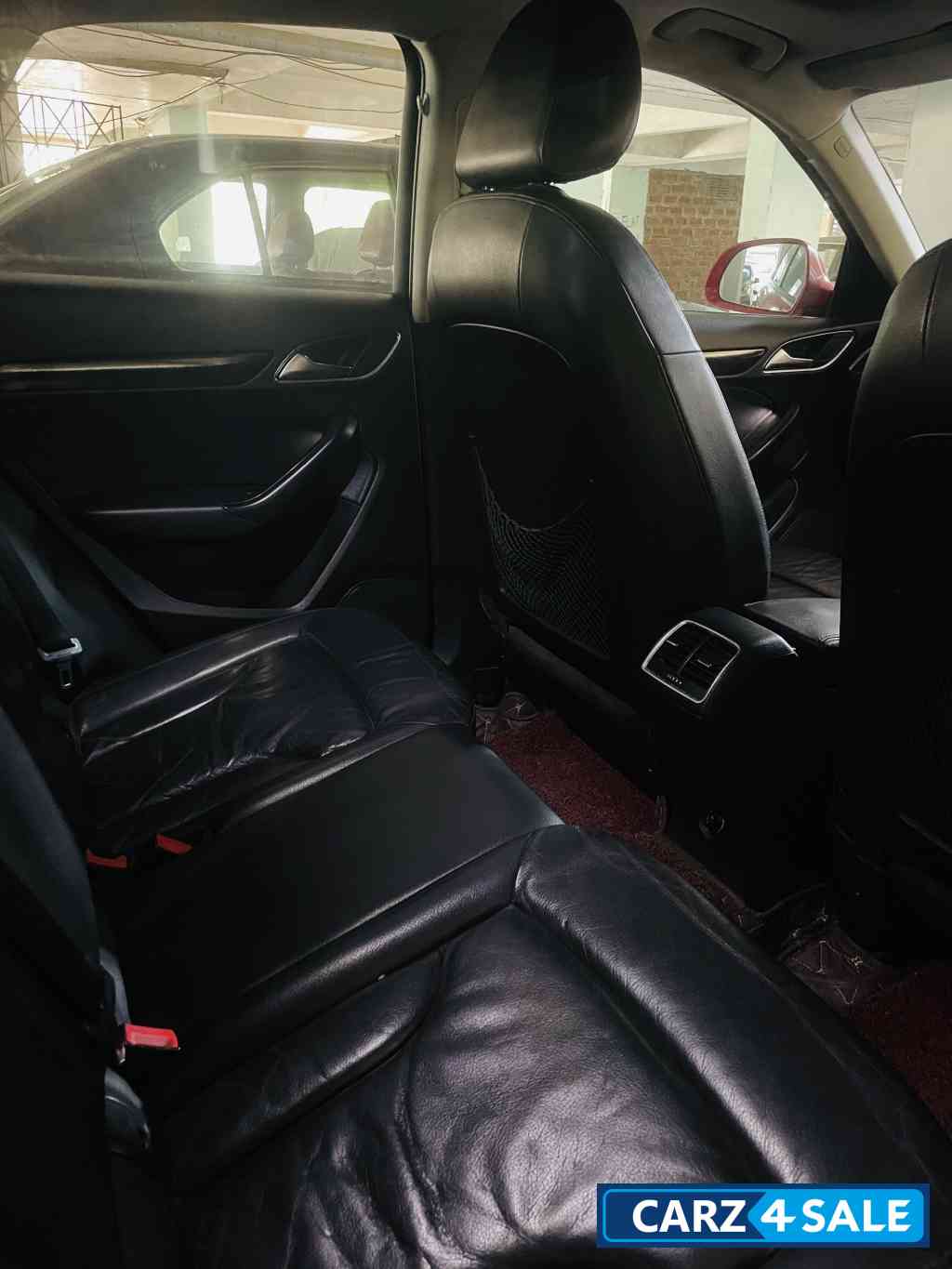 Audi Q3 Audi Q3 35 TDI Premium + Sunroof