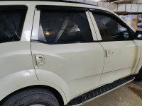 White Mahindra XUV 500 W4 1.99