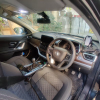 Tata Harrier XT