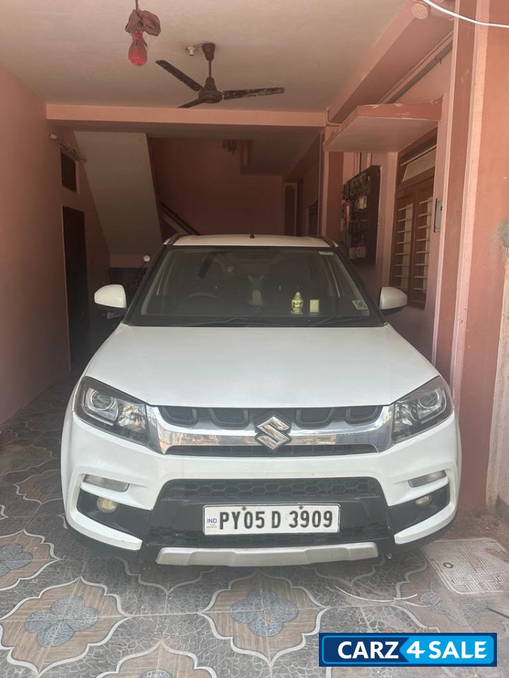 White Maruti Suzuki Vitara Brezza ZDi