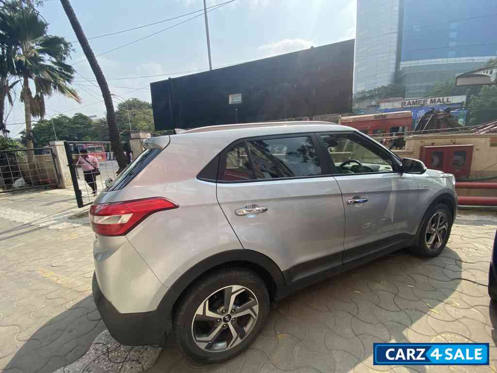 Silver Hyundai Creta 1.6 SX AT