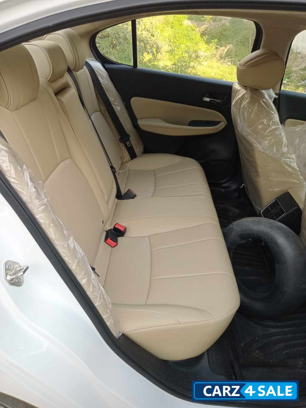 Platinum White P Honda City MMC RDE ZX MT(I-VTEC)