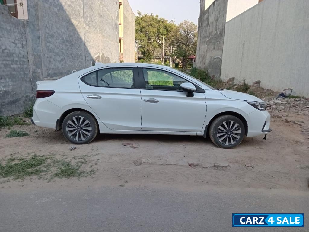 Platinum White P Honda City MMC RDE ZX MT(I-VTEC)