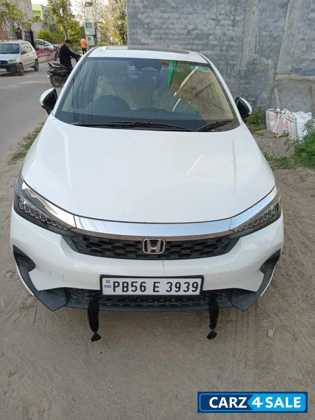 Platinum White P Honda City MMC RDE ZX MT(I-VTEC)