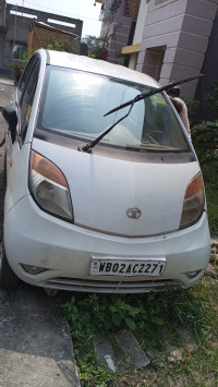 White Tata Nano LX special edition
