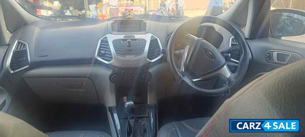 Blue Ford Ecosport Trend