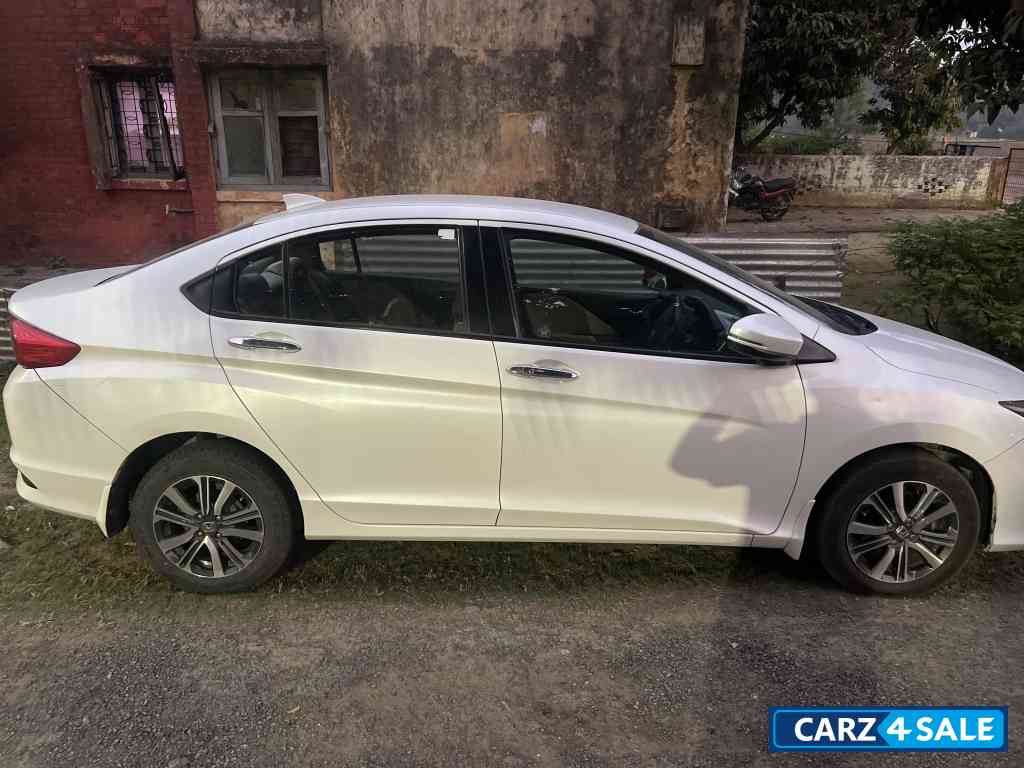 Honda City V Honda City V