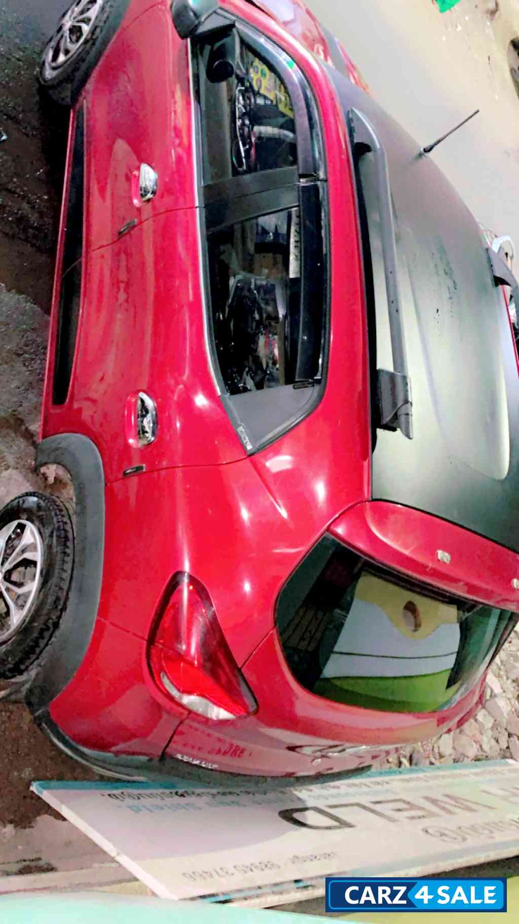 Fiery Red Renault Kwid Rxl