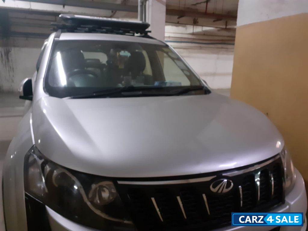 Mahindra XUV 500 W6