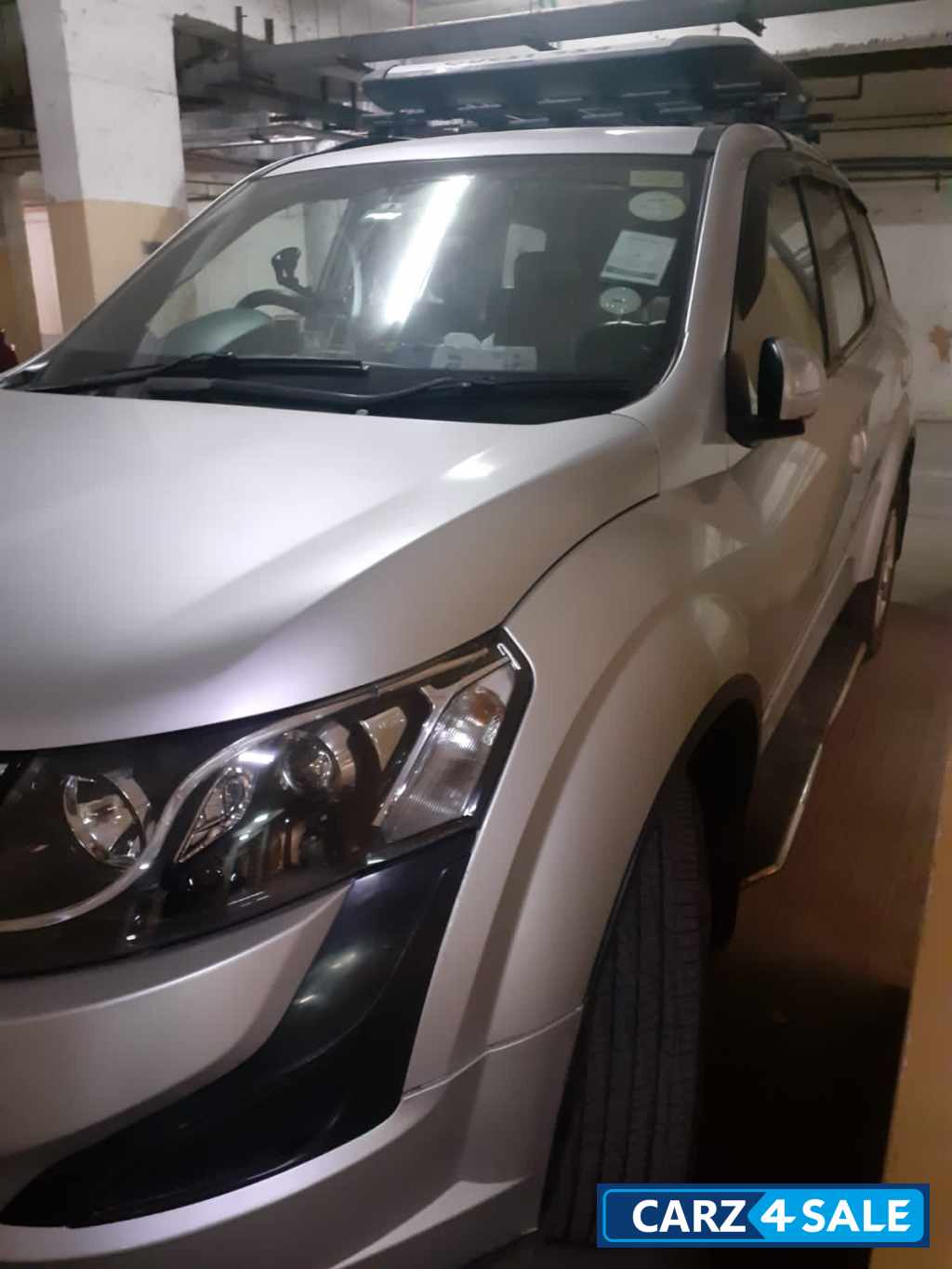 Mahindra XUV 500 W6