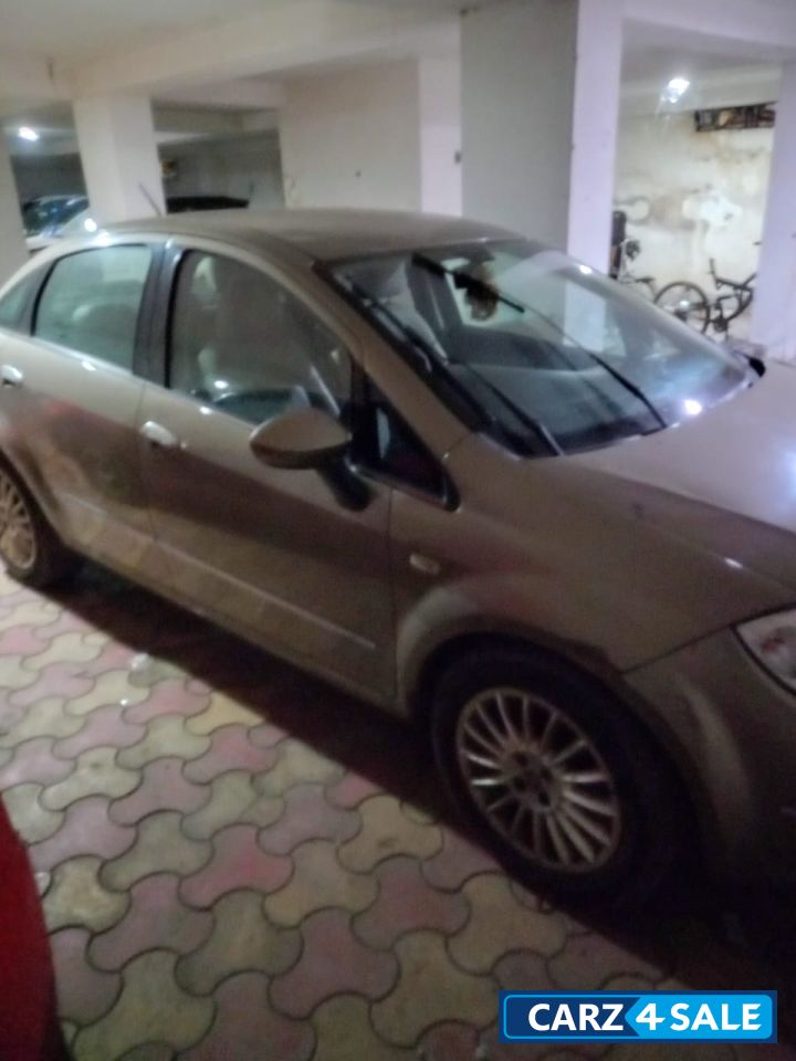 Metallic Gold Fiat Linea T JET PLUS