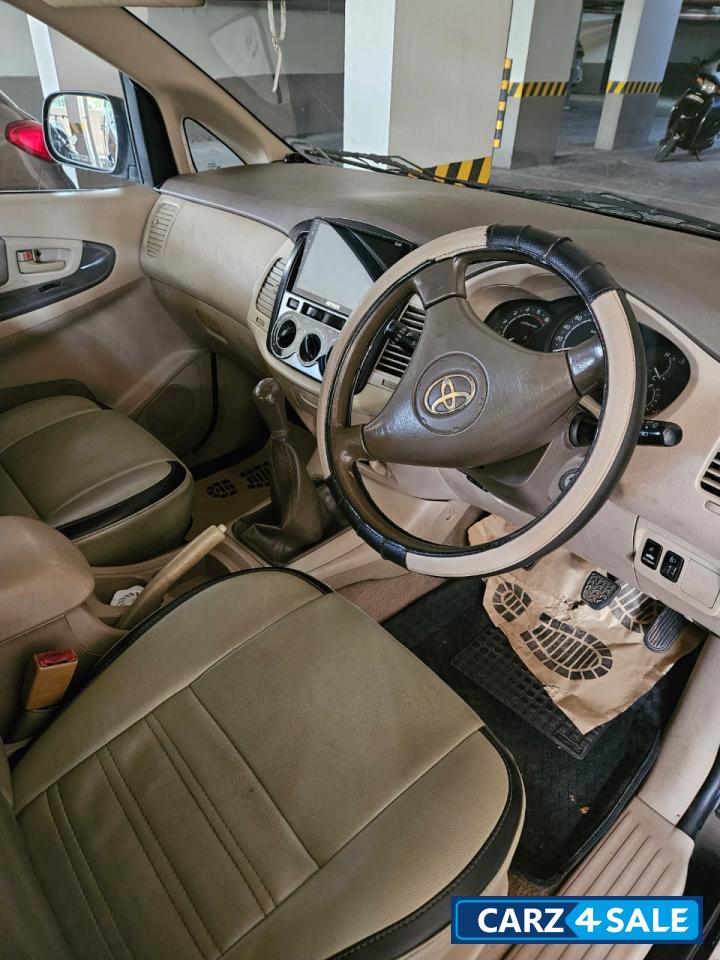 Toyota Innova G