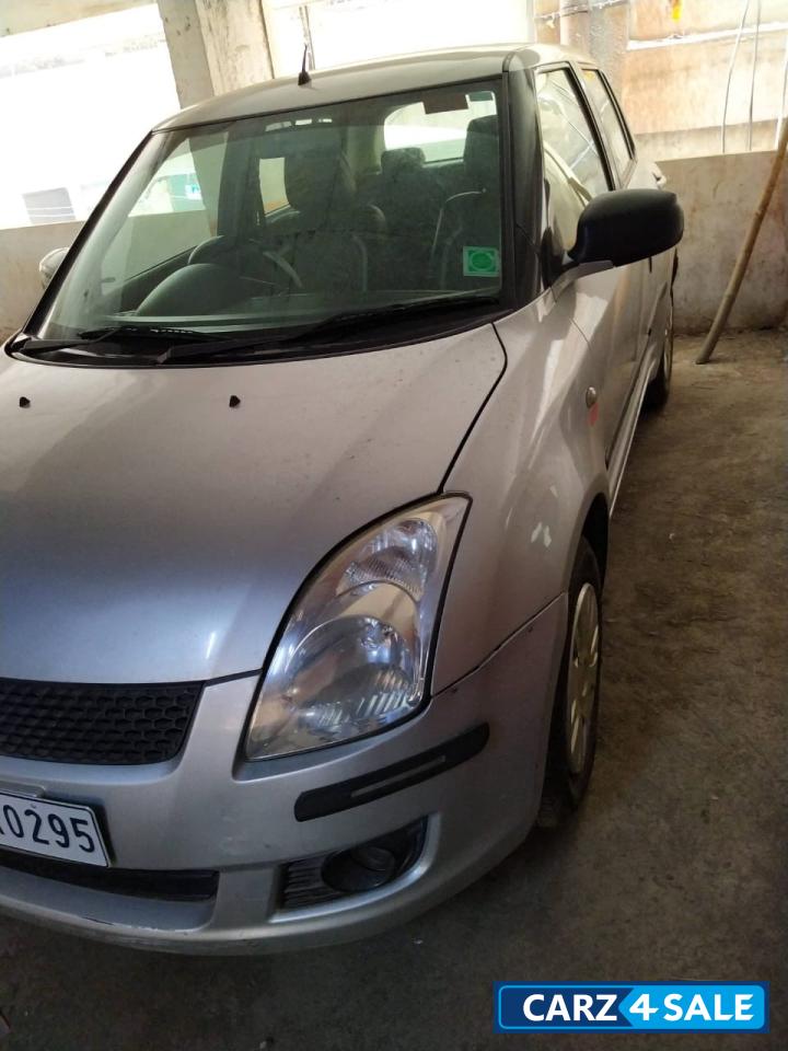 Maruti Suzuki Swift VXI