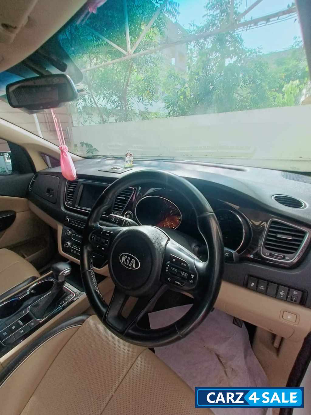 Kia Carnival Limousine Kia Carnival Limousine