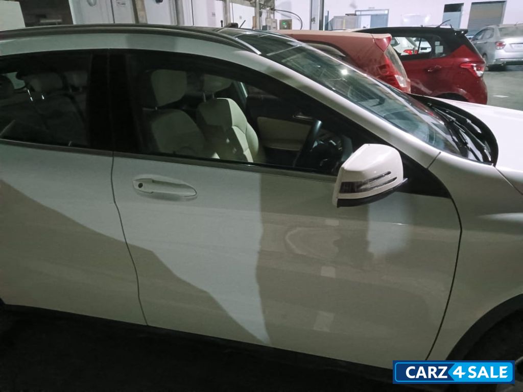 Mercedes-Benz GLA 220d 4matic