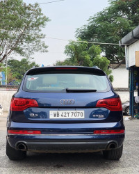 Blue Audi Q7 3.TDI QUATTRO