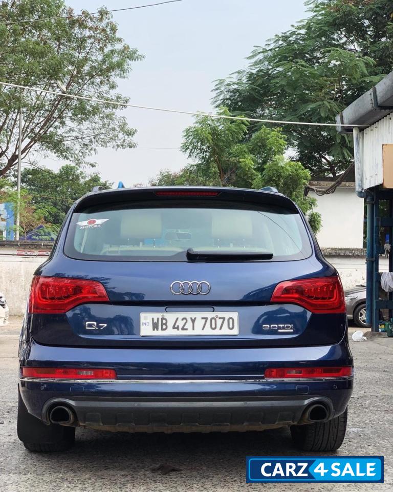 Blue Audi Q7 3.TDI QUATTRO