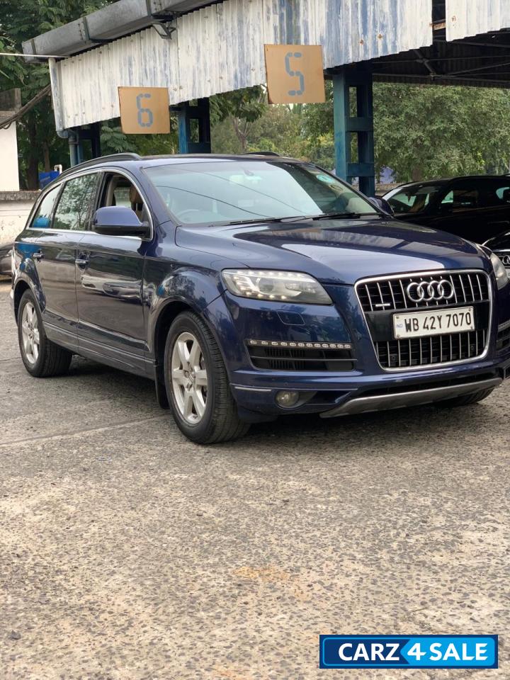 Blue Audi Q7 3.TDI QUATTRO
