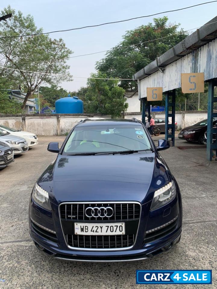 Blue Audi Q7 3.TDI QUATTRO