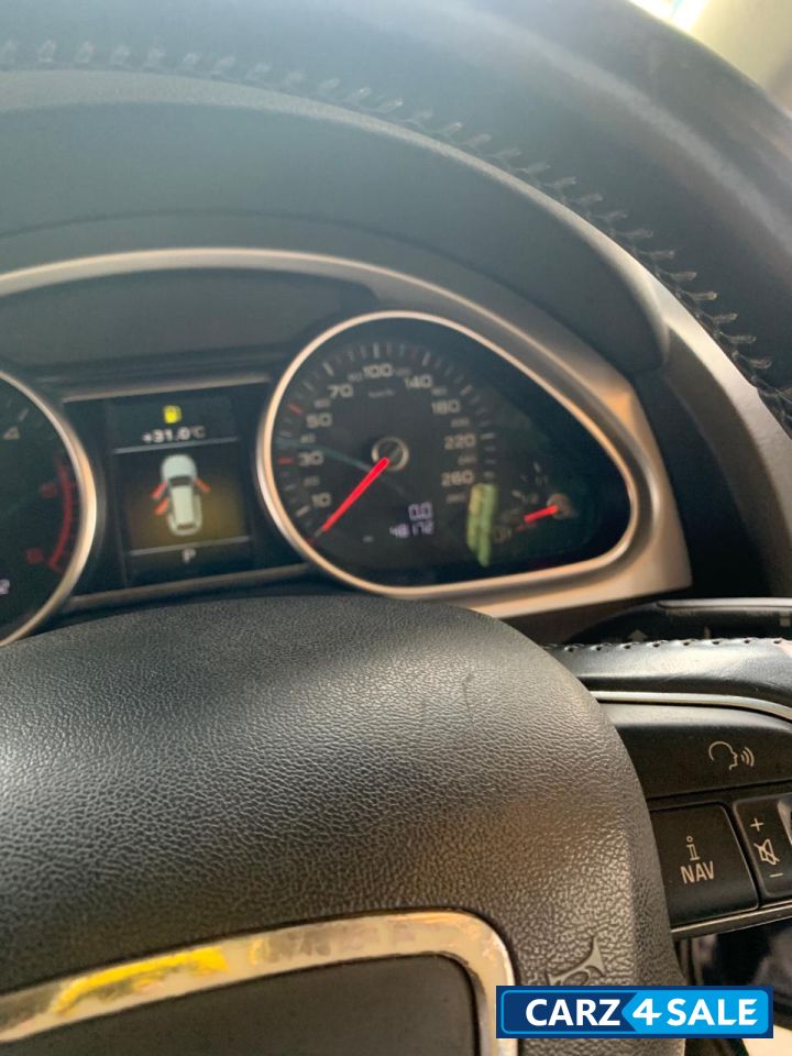 Blue Audi Q7 3.TDI QUATTRO