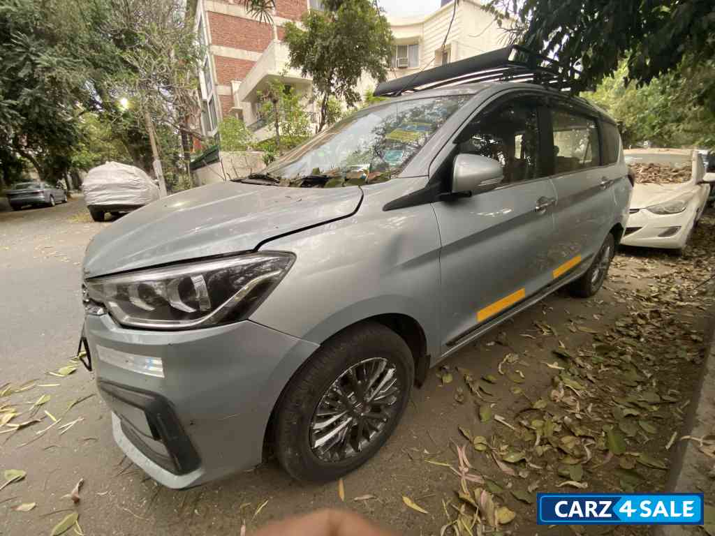 White Maruti Suzuki Ertiga Vxi O CNG