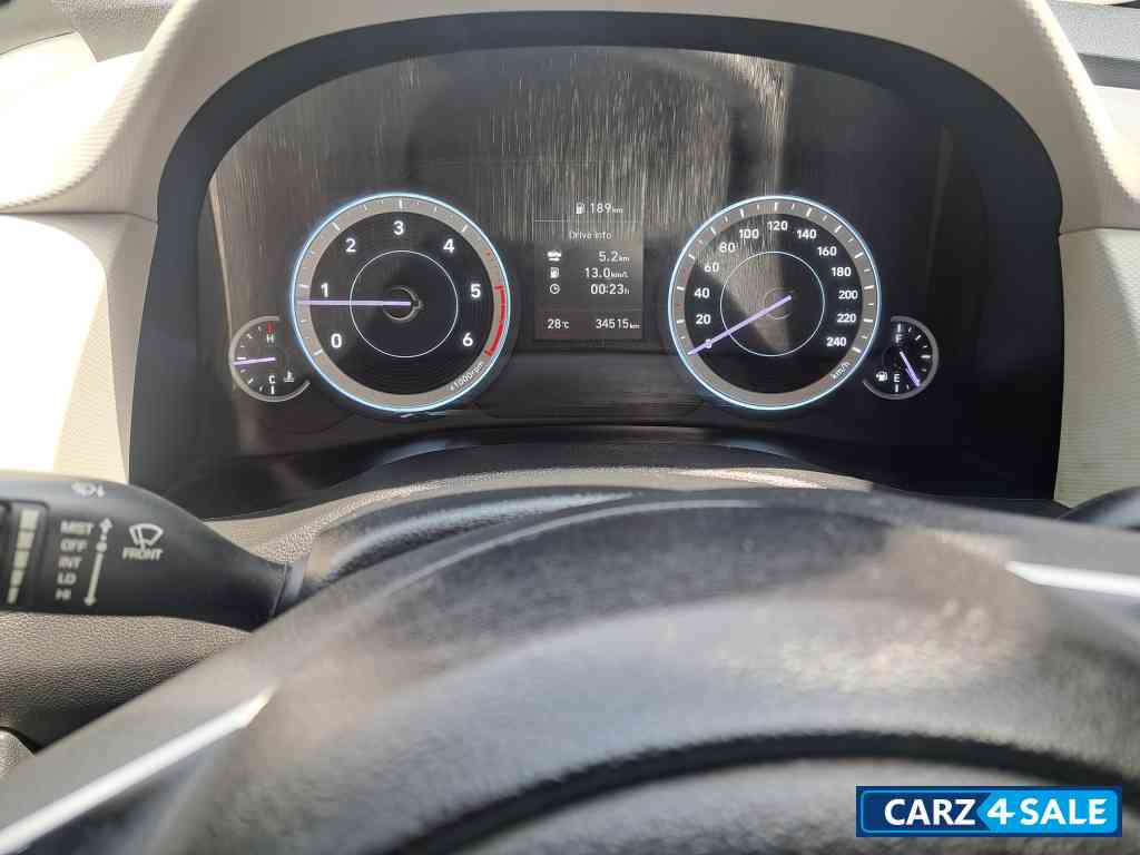 White Hyundai Creta SX 1.5 Diesel