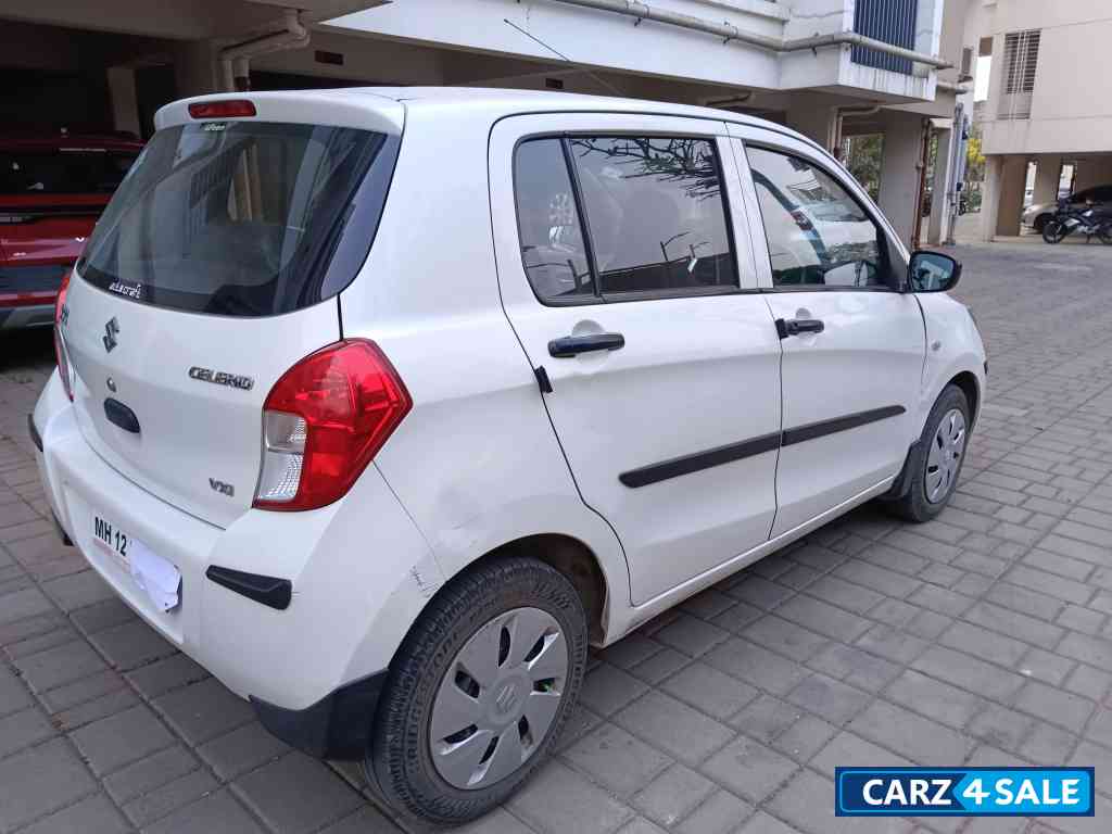 Pearl Arctic White Maruti Suzuki Celerio Vxi CNG Green