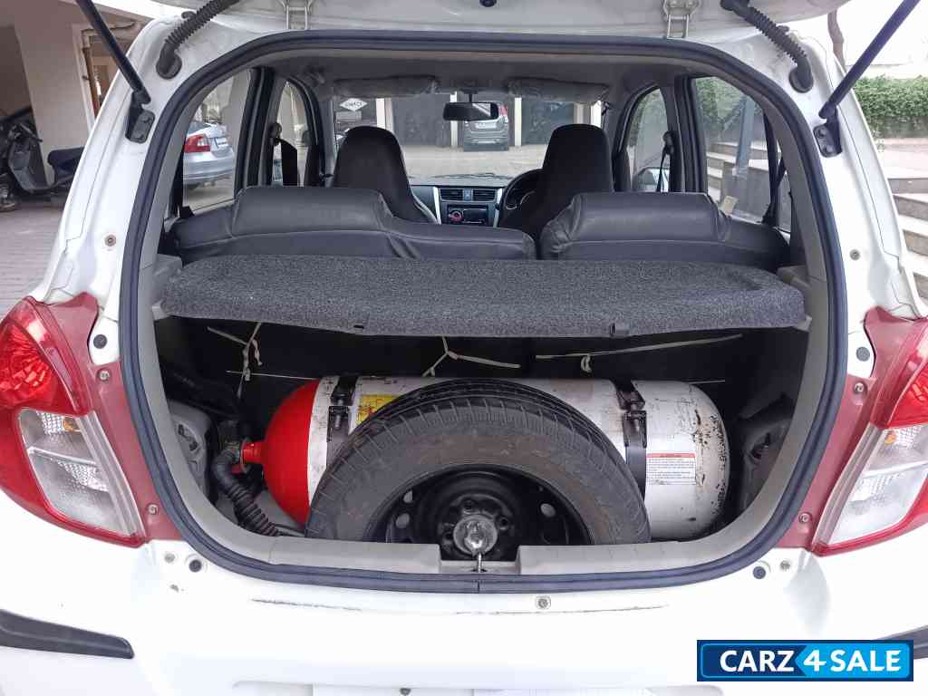 Pearl Arctic White Maruti Suzuki Celerio Vxi CNG Green