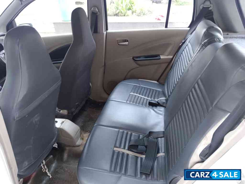 Pearl Arctic White Maruti Suzuki Celerio Vxi CNG Green