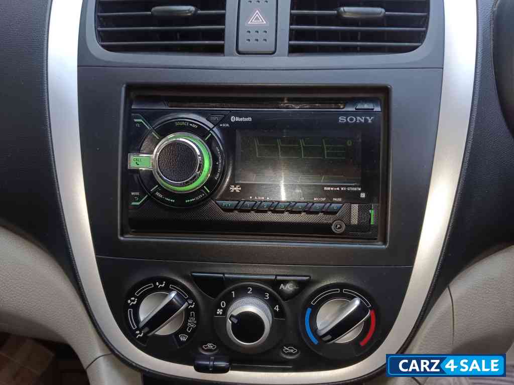 Pearl Arctic White Maruti Suzuki Celerio Vxi CNG Green