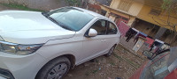 Pearl White Honda Amaze S