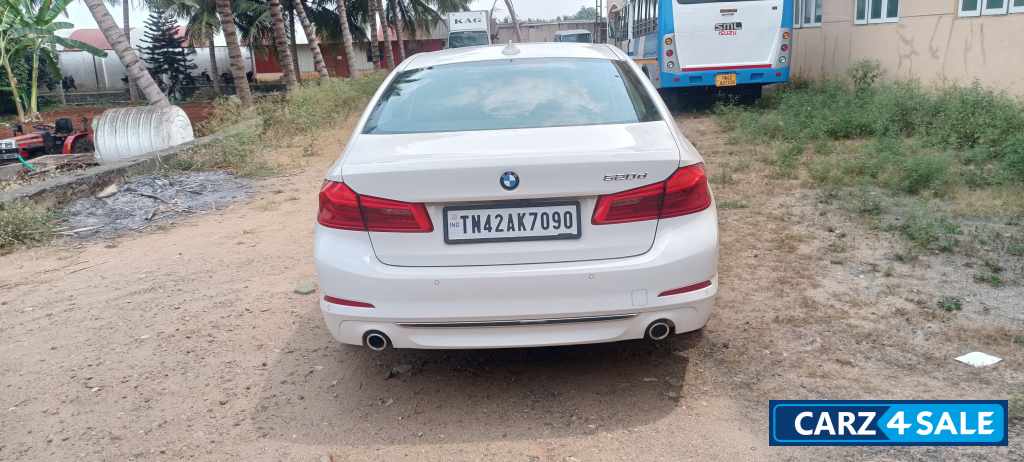 Alphine White BMW 5-Series 520 luxury line