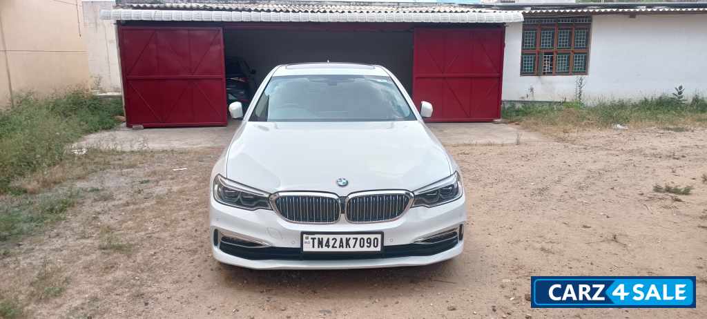 Alphine White BMW 5-Series 520 luxury line