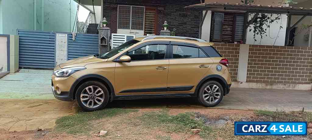 Gold Hyundai Elite i20 I 20 Active