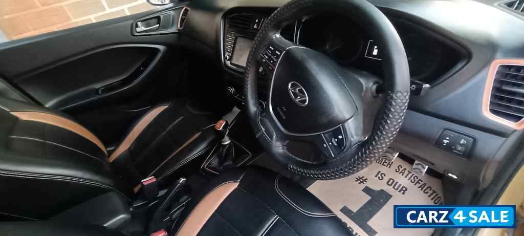 Gold Hyundai Elite i20 I 20 Active