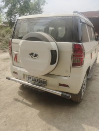 White Mahindra TUV300 T6