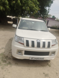 White Mahindra TUV300 T6