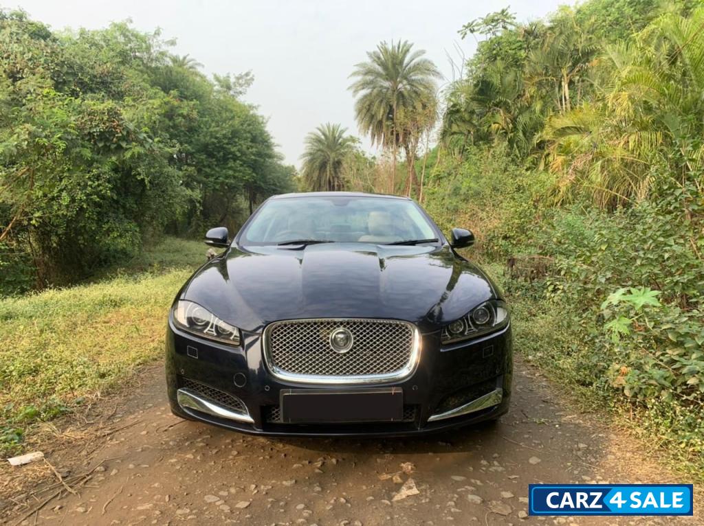 Jaguar XF 3.0-litre, V6 engine
