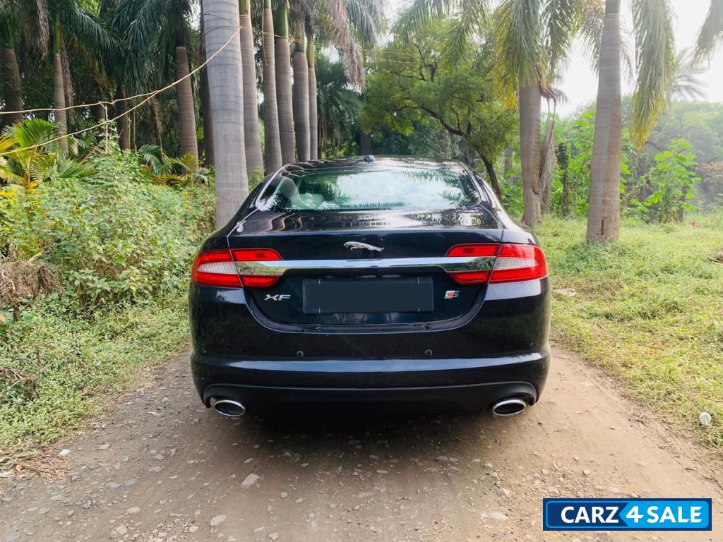 Jaguar XF 3.0-litre, V6 engine