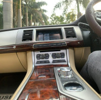 Jaguar XF 3.0-litre, V6 engine