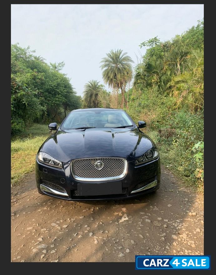 Jaguar XF 3.0-litre, V6 engine