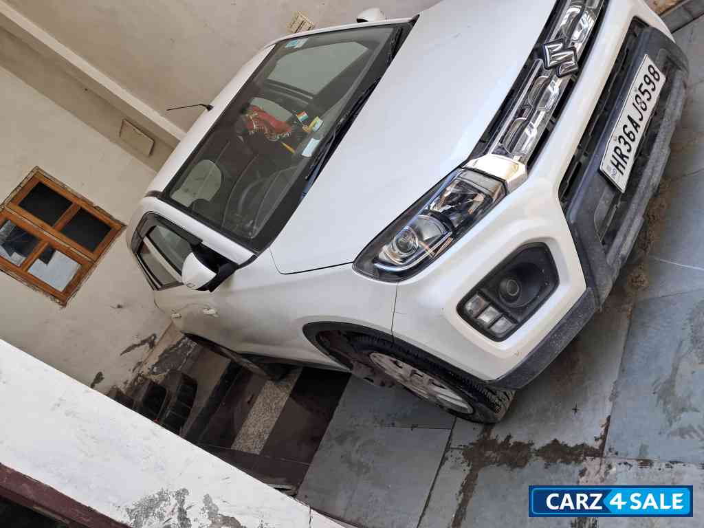 Maruti Suzuki Vitara Brezza LXI Maruti Suzuki Vitara Brezza LXI