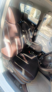 Crystal White Hyundai i20 MEGNA