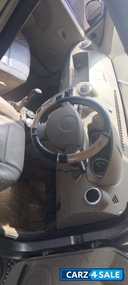 Silver Mahindra Renault Logan 1.6Glx