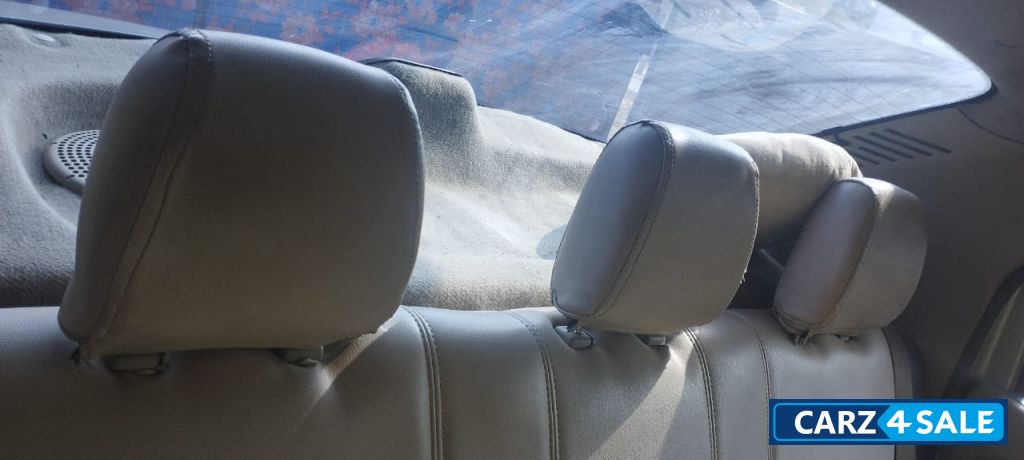 Silver Mahindra Renault Logan 1.6Glx