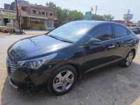 Black Hyundai Verna