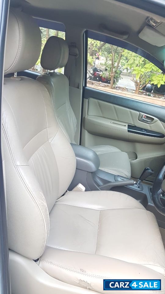 Toyota Fortuner 4x2 4 speed AT TRD Sportivo