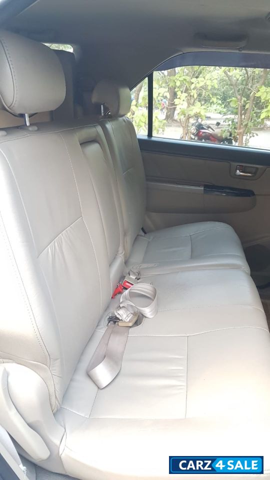 Toyota Fortuner 4x2 4 speed AT TRD Sportivo