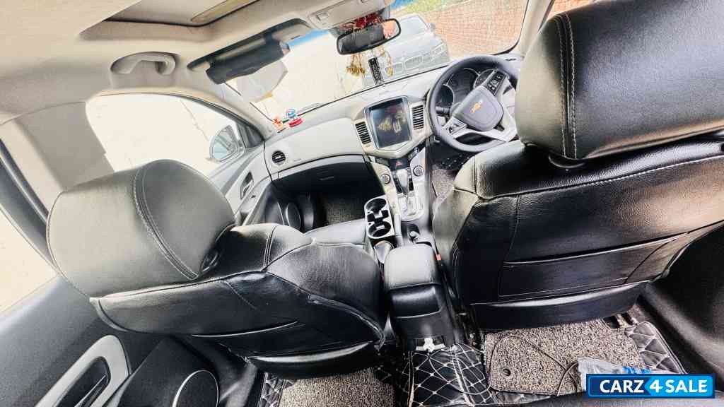 White Chevrolet Cruze AUTOMATIC DIESEL