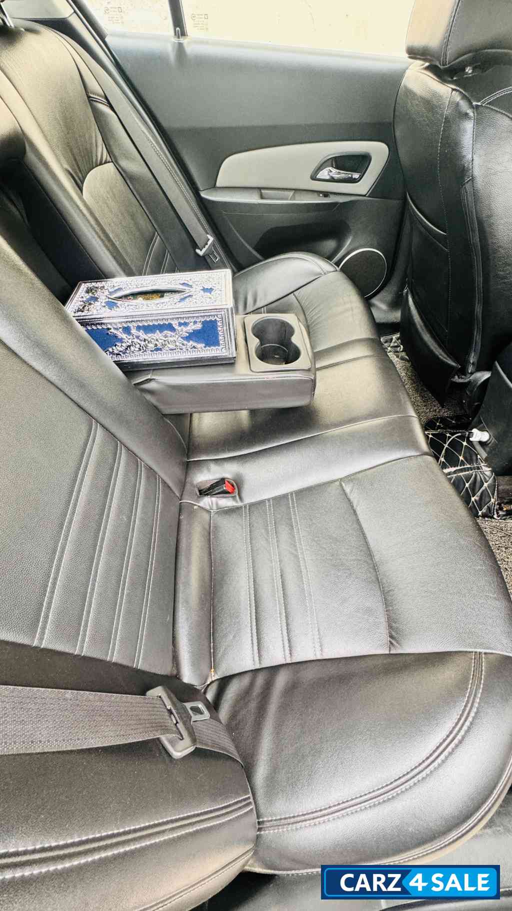 White Chevrolet Cruze AUTOMATIC DIESEL